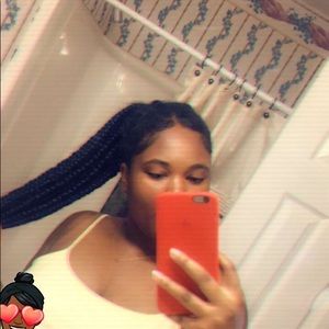 Meet your Posher, Charnei